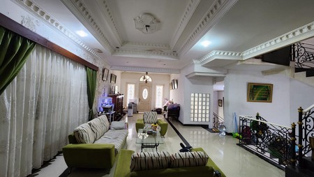 Dijual Rumah Mewah 3 Lantai Jatinegara Baru Jaktim