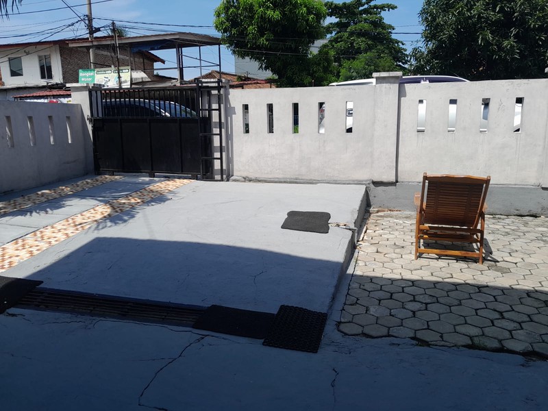 Dijual Cepat  Tanah Bonus Bangunan Rumah 2 Lantai, Kost-kosan 4 Pintu dan Kios Di Tanjung Karang Pusat