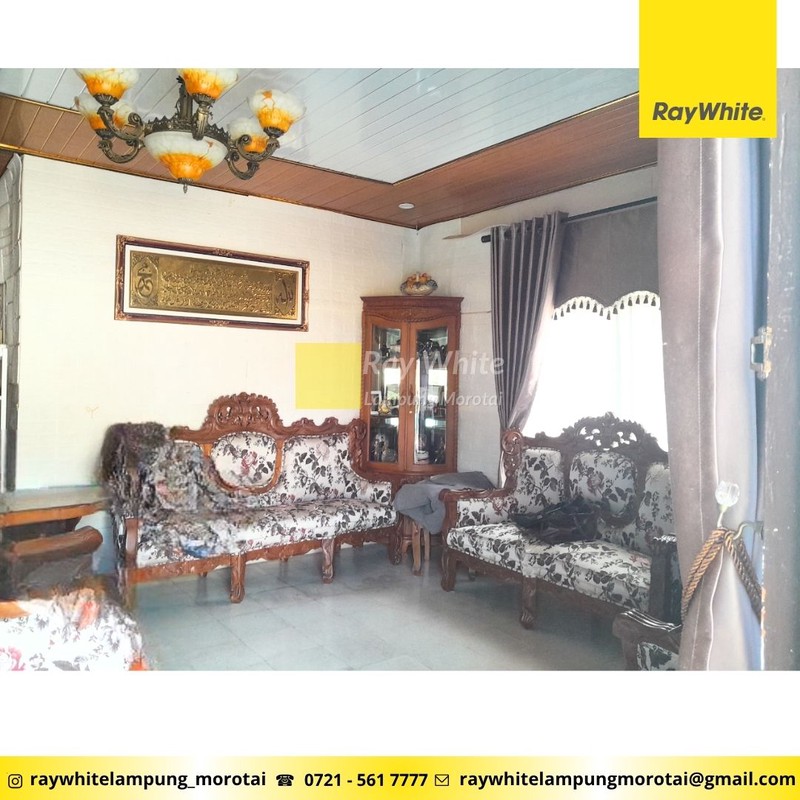 Dijual Cepat  Tanah Bonus Bangunan Rumah 2 Lantai, Kost-kosan 4 Pintu dan Kios Di Tanjung Karang Pusat