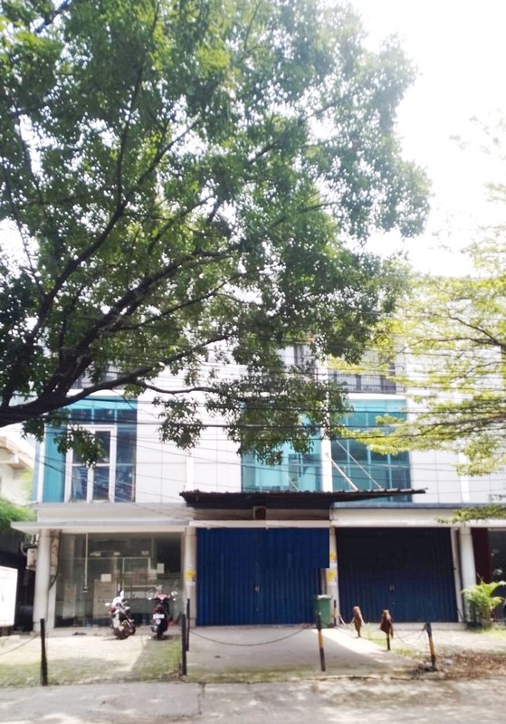 Ruko Deplu raya 3lt ..Pinggir Jalan Ramai.. cocok untuk usaha.. di Bintaro Jakarta. Selatan..
