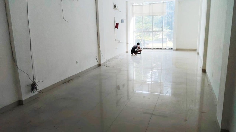 Ruko Deplu raya 3lt ..Pinggir Jalan Ramai.. cocok untuk usaha.. di Bintaro Jakarta. Selatan..