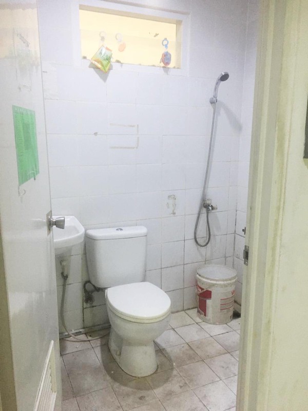 Ruko Deplu raya 3lt ..Pinggir Jalan Ramai.. cocok untuk usaha.. di Bintaro Jakarta. Selatan..