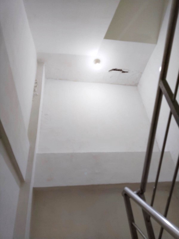 Ruko Deplu raya 3lt ..Pinggir Jalan Ramai.. cocok untuk usaha.. di Bintaro Jakarta. Selatan..