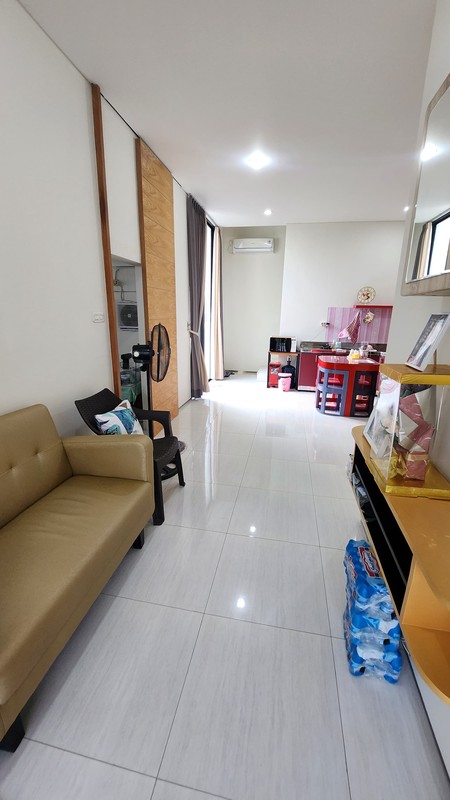 Dijual Rumah Graha Natura Surabaya SEMI Furnished dekat GWalk Citraland , Pakuwon Mall, PTC, Supermall