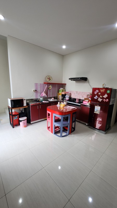 Dijual Rumah Graha Natura Surabaya SEMI Furnished dekat GWalk Citraland , Pakuwon Mall, PTC, Supermall