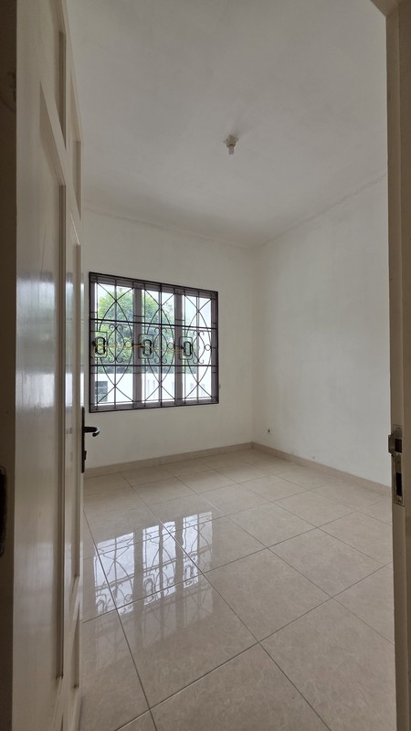 Rumah Siap Huni Baru Renovasi di Kota Wisata