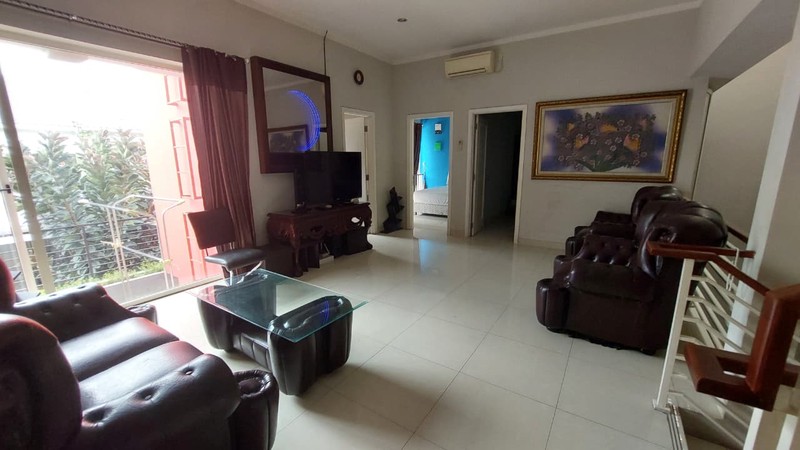 Rumah Asri di Bintaro Sektor 7 Lokasi Strategis Siap Huni SHM