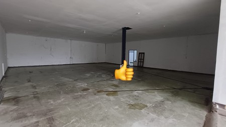 gudang di jalan utama dan dua arah di bekasi kota