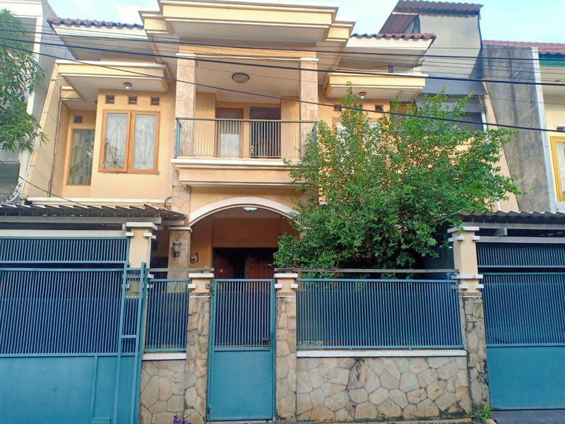 [DIJUAL] Rumah 3 Lantai Siap Huni Daerah Jakarta Barat Lokasi Strategis