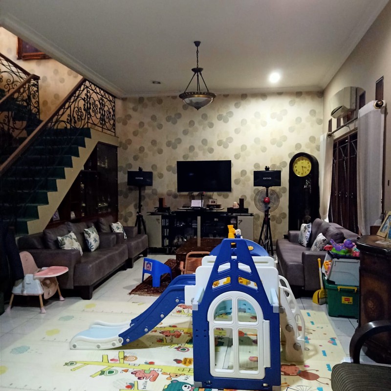 [DIJUAL] Rumah 3 Lantai Siap Huni Daerah Jakarta Barat Lokasi Strategis