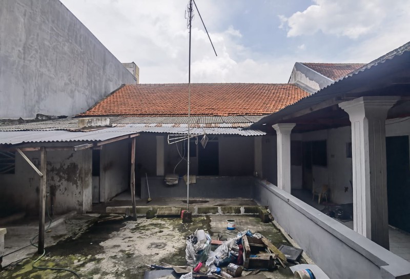 JUAL RUMAH HITUNG TANAH DI RUNGKUT ASRI UTARA