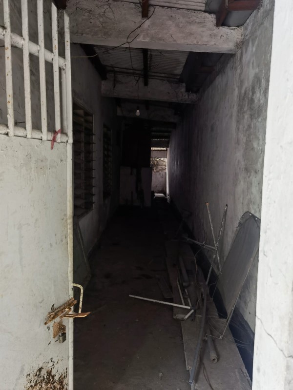 JUAL RUMAH HITUNG TANAH DI RUNGKUT ASRI UTARA