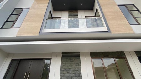DIJUAL Rumah Langka di Citraland Utama Cluster International Village Surabaya  