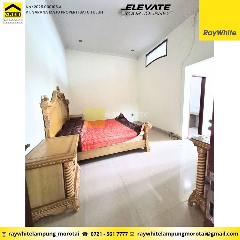 Rumah Mewah dengan Kolam Renang di Pahoman Bandar Lampung