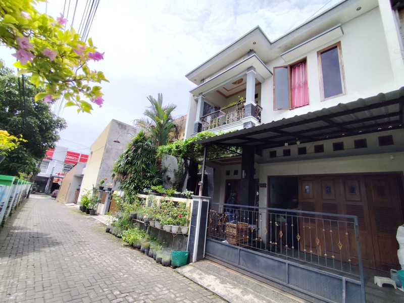 Dijual Rumah 2 Lantai Strategis & Nyaman Dekat Dengan SMP Muhammadiyah 2 Sleman, Minomartani, Ngaglik, Sleman