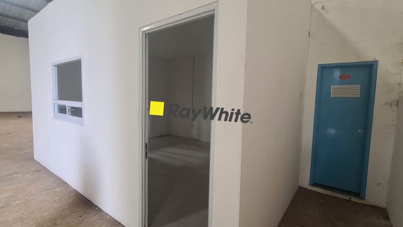 Gudang sewa di komplek pergudangan dekat pelabuhan panjang