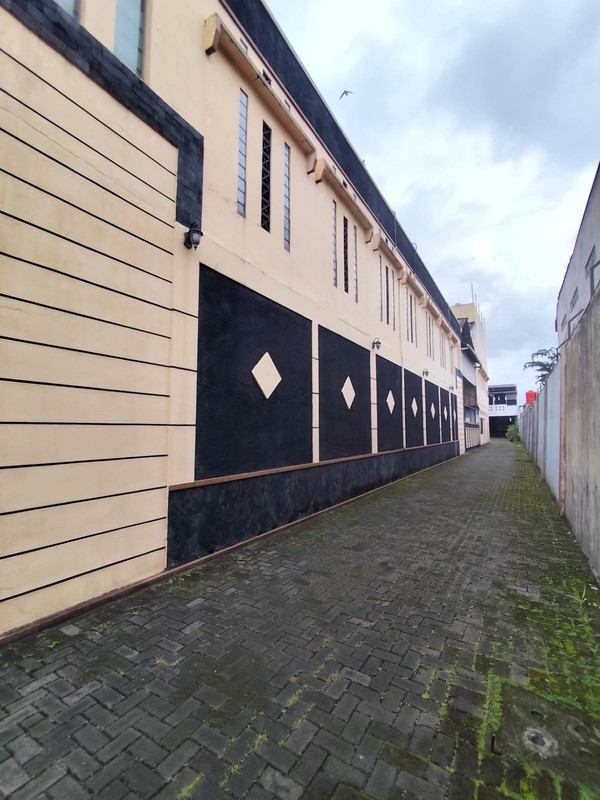 Dijual Gedung Megah & Strategis Investasi Properti Dekat Pusat Perbelanjaan, Banguntapan, Bantul