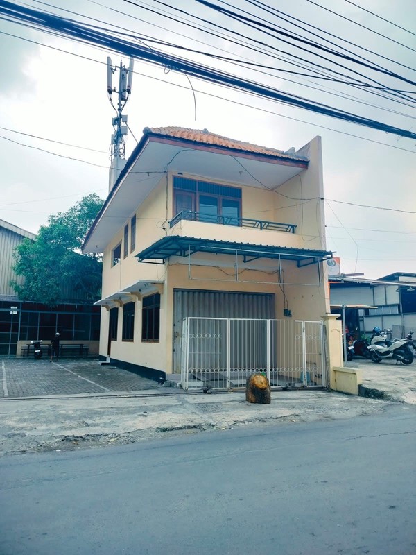 Ruko Disewakan Raya Bumi Tengger Benowo Surabaya Barat 