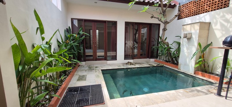 Freehold - Charming Villa for Sale in Kerobokan - Just 300m from Raya Canggu, Bali!