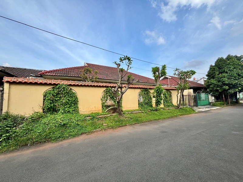 Rumah 1 Lantai, Bebas banjir, Lokasi Strategis di Bintaro