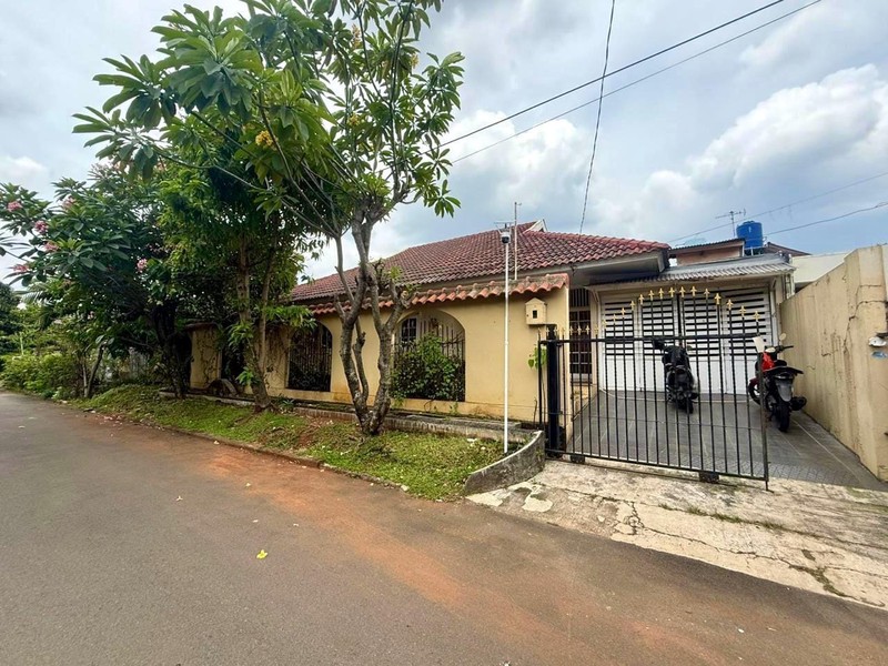 Rumah 1 Lantai, Bebas banjir, Lokasi Strategis di Bintaro