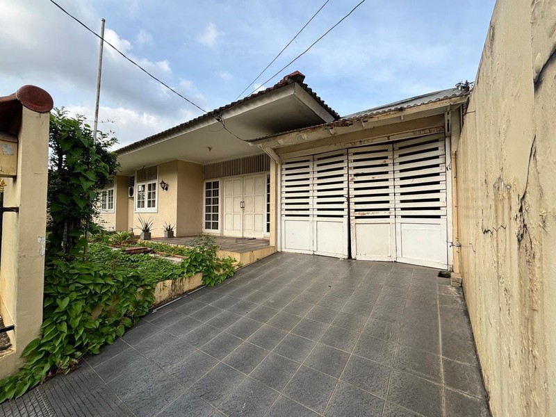 Rumah 1 Lantai, Bebas banjir, Lokasi Strategis di Bintaro