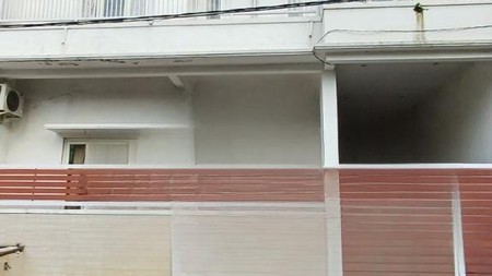  Dijual Rumah 3 Lantai Semi Furnish Deltasari Baru Cluster Waru Sidoarjo  