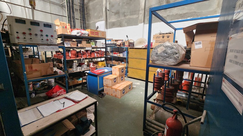 Ruang Usaha Siap Pakai Di Kav DPR Serua, Bojongsari Depok