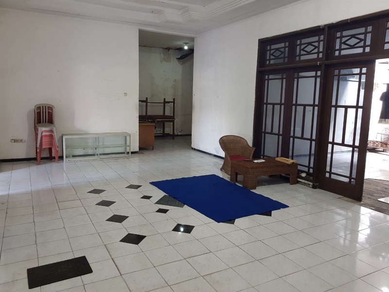 Dijual Rumah Tengah Kota - Raya Darmo 