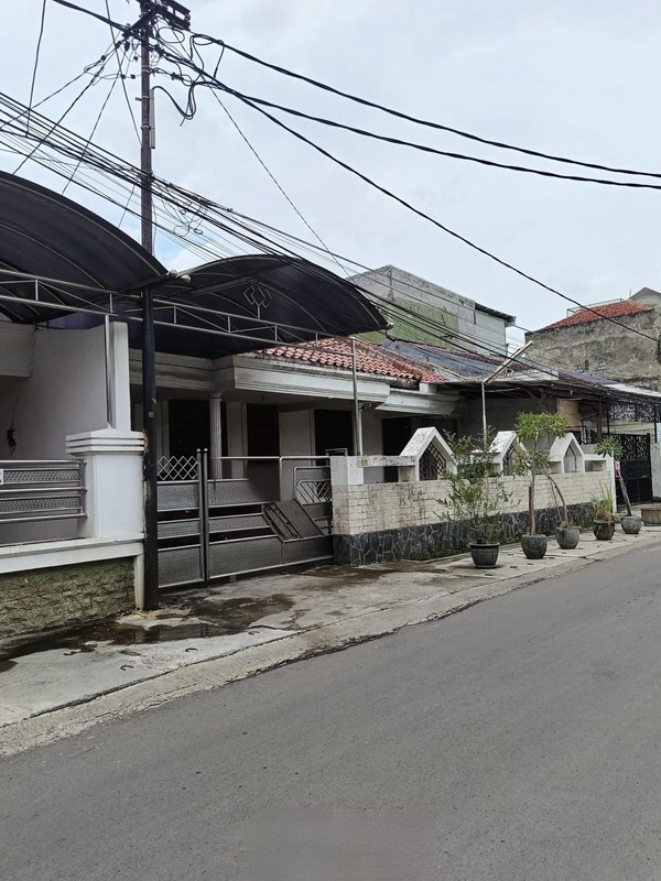 Dijual Rumah Tengah Kota - Raya Darmo 