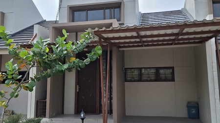 Rumah Bagus Di Springhill Yume Lagoon Pondok  Ranji Tangerang Selatan
