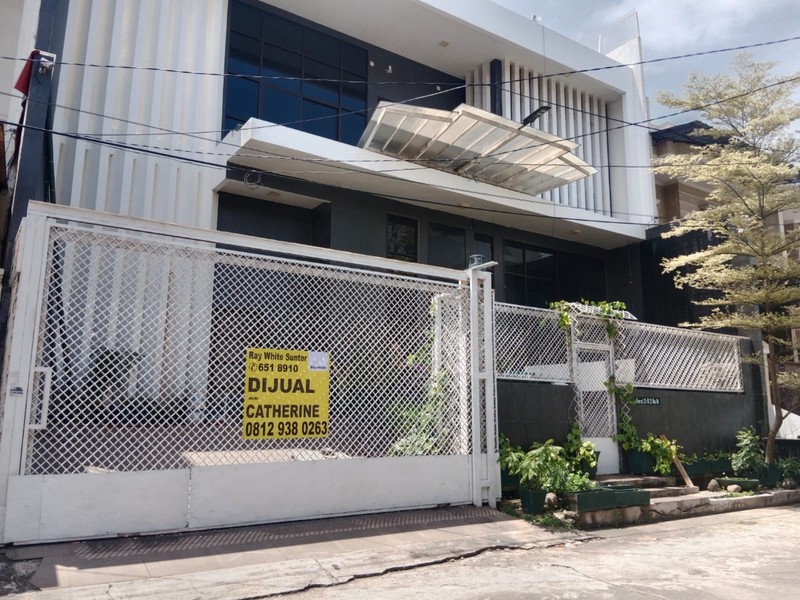 Rumah Sunter Hadap Timur Siap Huni