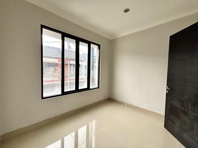 Rumah Minimalis, bebas banjir dalam Cluster di Pondok Aren