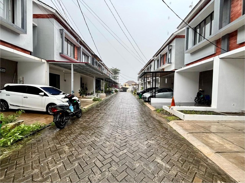 Rumah Minimalis, bebas banjir dalam Cluster di Pondok Aren