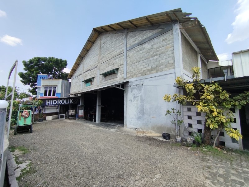 Ruang Usaha Di Lokasi Strategis Di Jl Cimahpar Tanah Baru Bogor Utara