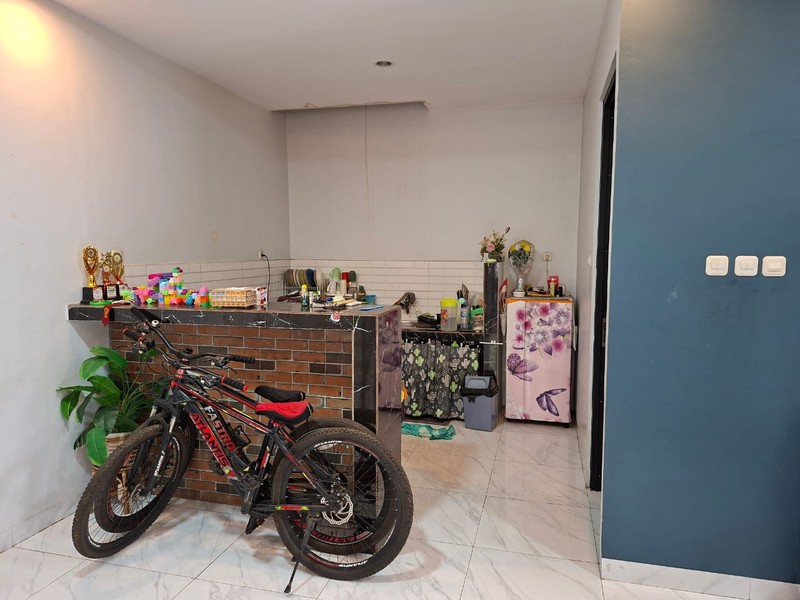 Rumah Hoek 2 Lantai di Pengantin Ali Ciracas Jak Tim