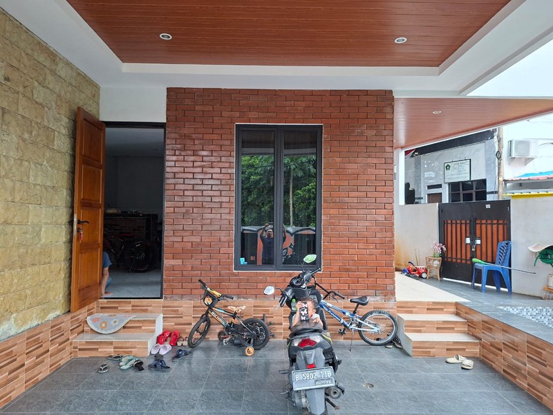 Rumah Hoek 2 Lantai di Pengantin Ali Ciracas Jak Tim