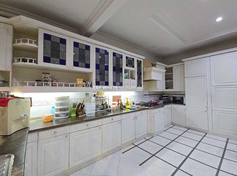 Dijual Rumah Mewah 2 Kavling Lokasi Elite Mega Kuningan 