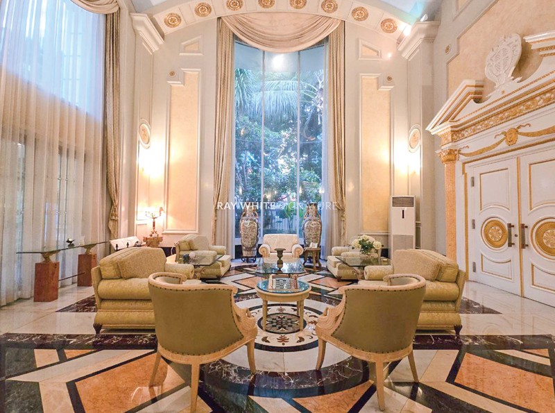 Dijual Rumah Mewah 2 Kavling Lokasi Elite Mega Kuningan 