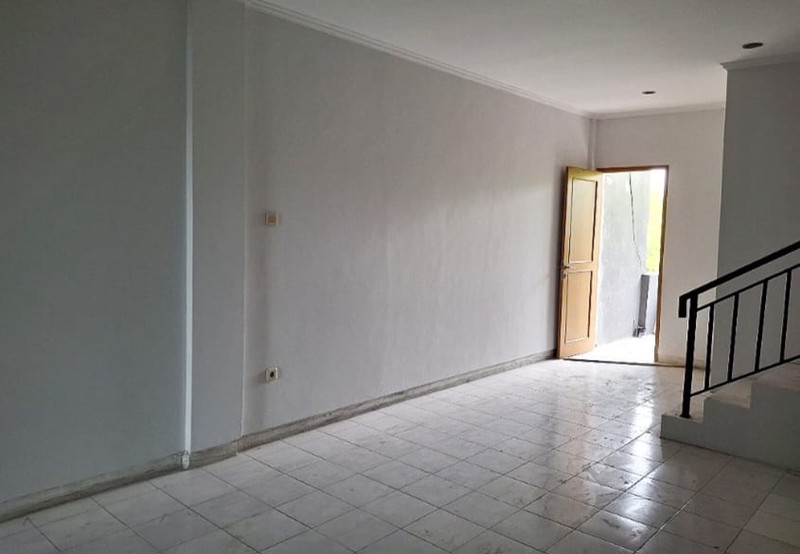 Ruko 4 lantai, siap pakai, strategis di jl. Raya kebayoran lama, Jakarta Selatan