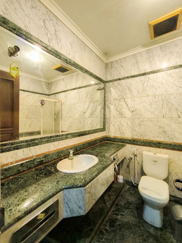 Rumah dengan Pool di Pondok Indah Jakarta Selatan