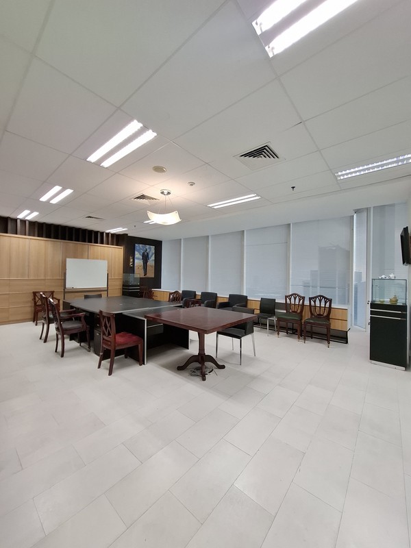 Executive Office Space at Sahid Sudirman Center - 400 sqm, Fully Furnished, city view, 5 minutes away to MRT Benhil