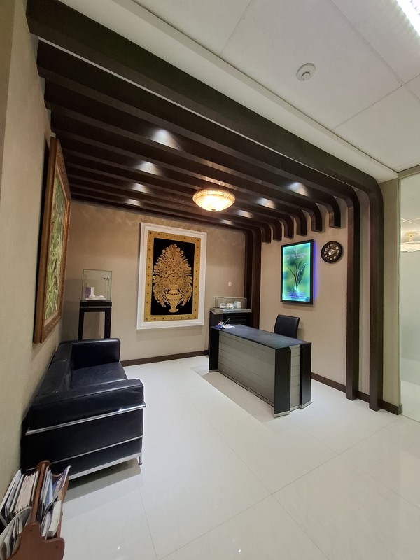 Executive Office Space at Sahid Sudirman Center - 400 sqm, Fully Furnished, city view, 5 minutes away to MRT Benhil
