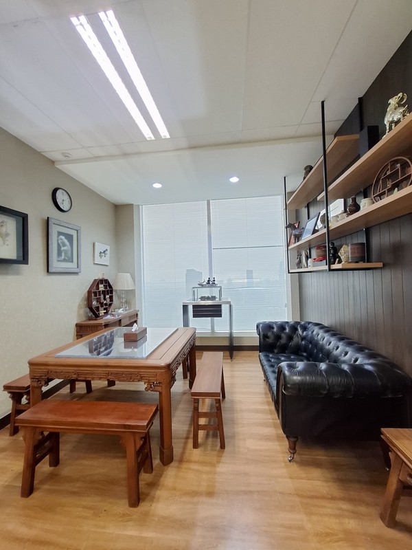 Executive Office Space at Sahid Sudirman Center - 400 sqm, Fully Furnished, city view, 5 minutes away to MRT Benhil