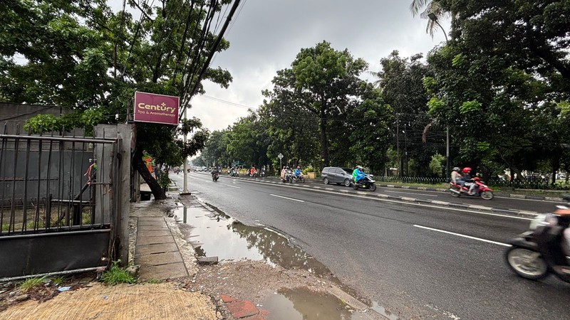 Ruko 3,5 Lantai Unit B Lokasi Jl. Raya Pasar Minggu Jaksel