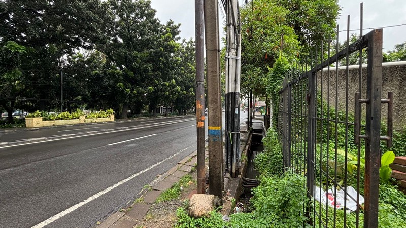 Ruko 3,5 Lantai Unit B Lokasi Jl. Raya Pasar Minggu Jaksel