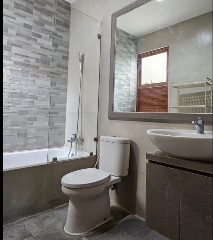 Rumah minimalis 3 lantai, siap huni, di Tebet Barat, Jakarta Selatan