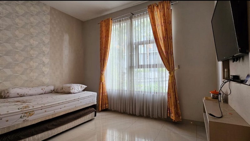 Rumah minimalis 3 lantai, siap huni, di Tebet Barat, Jakarta Selatan