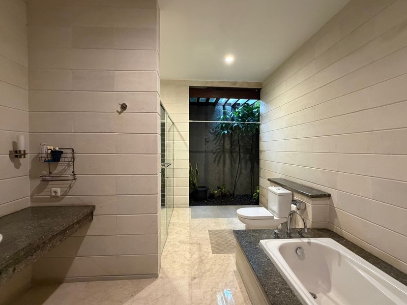 Dijual rumah di Jln Tumaritis Cilandak