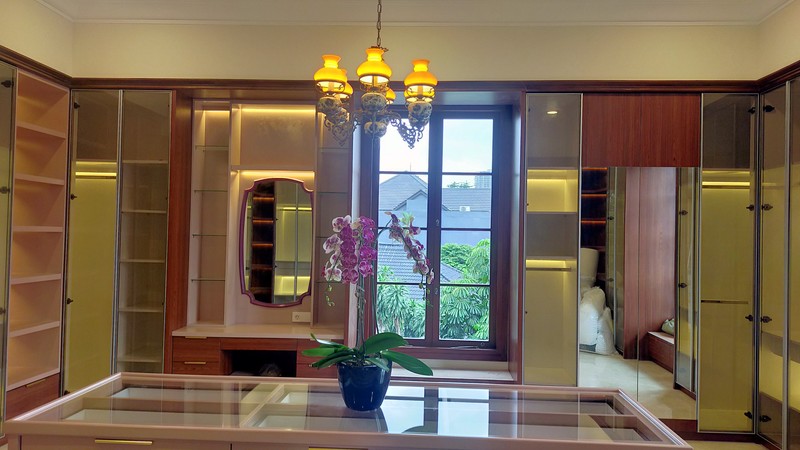 Rumah Megah Keluarga Sultan Kemang Dalam Jakarta Selatan